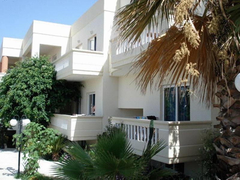 Akatos Hotel Agia Marina Exterior foto