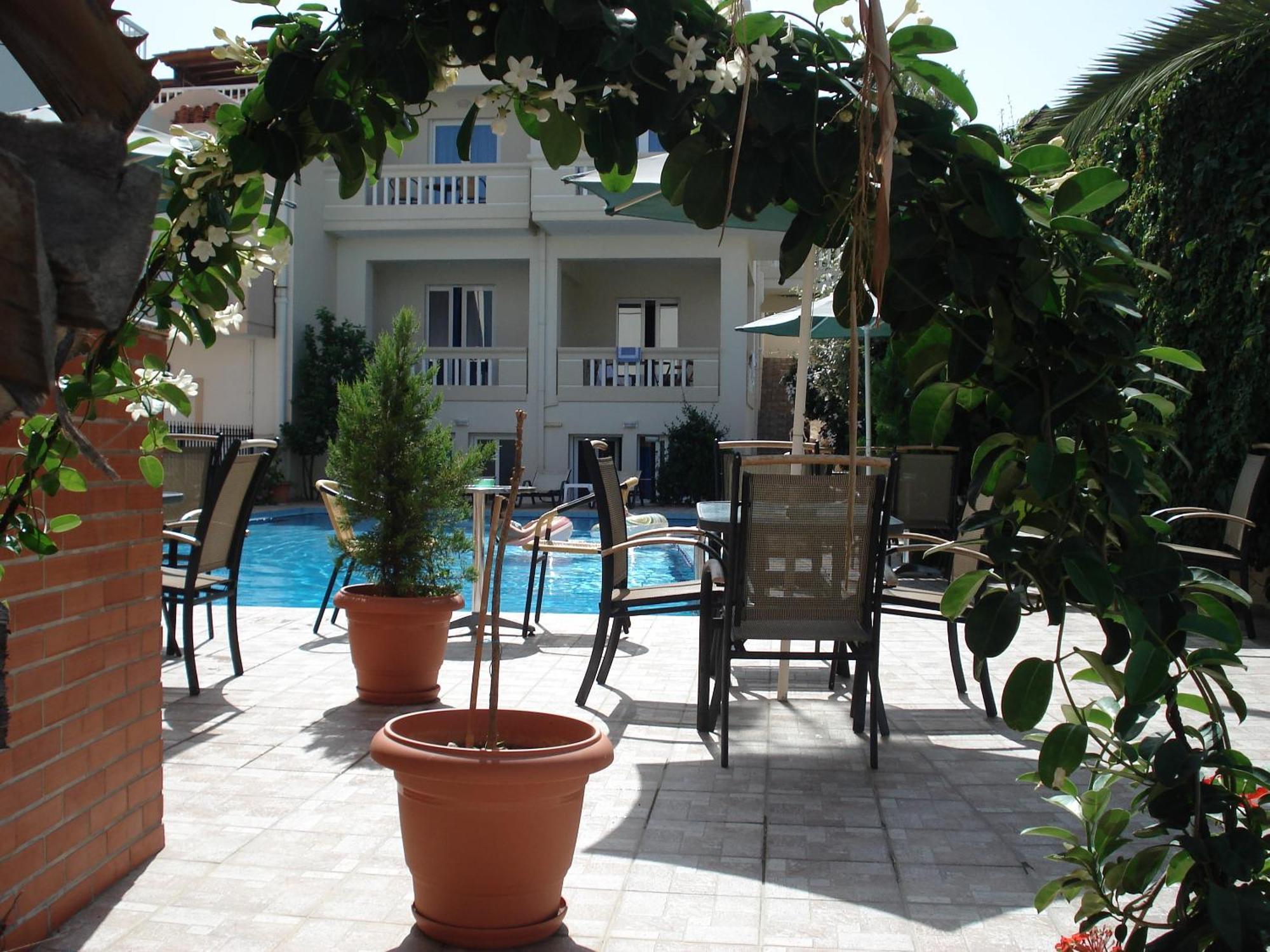 Akatos Hotel Agia Marina Exterior foto