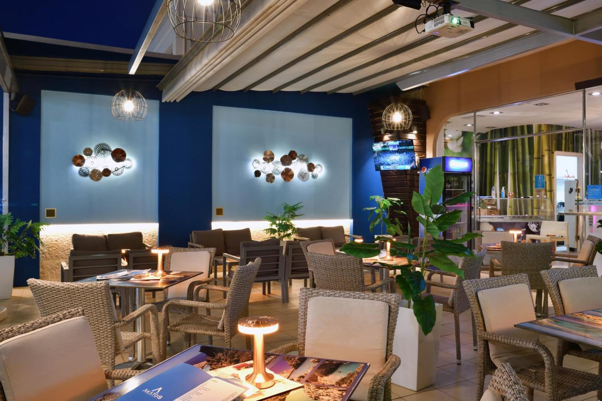Akatos Hotel Agia Marina Exterior foto